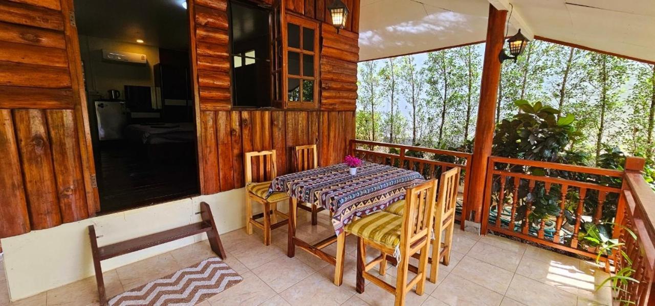 Homdoiintr Farmstay ฮ่อมดอยอินทร์ ฟาร์มสเตย์ Banhuajkeo Kültér fotó